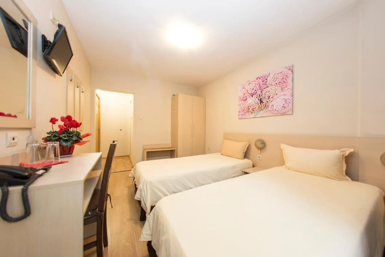 Family Hotel Madrid Σόφια