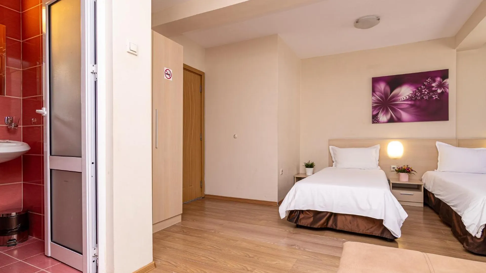 Family Hotel Madrid Sofia 0*,  Bulgaria